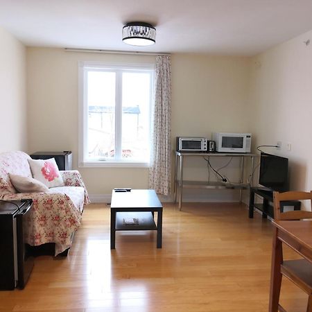 Dairy Homestay Торонто Экстерьер фото